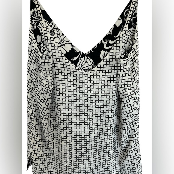 🖤 EUC CHICO’S Reversible Black & White Cami Top | Women’s Size XS - Picture 1 of 12
